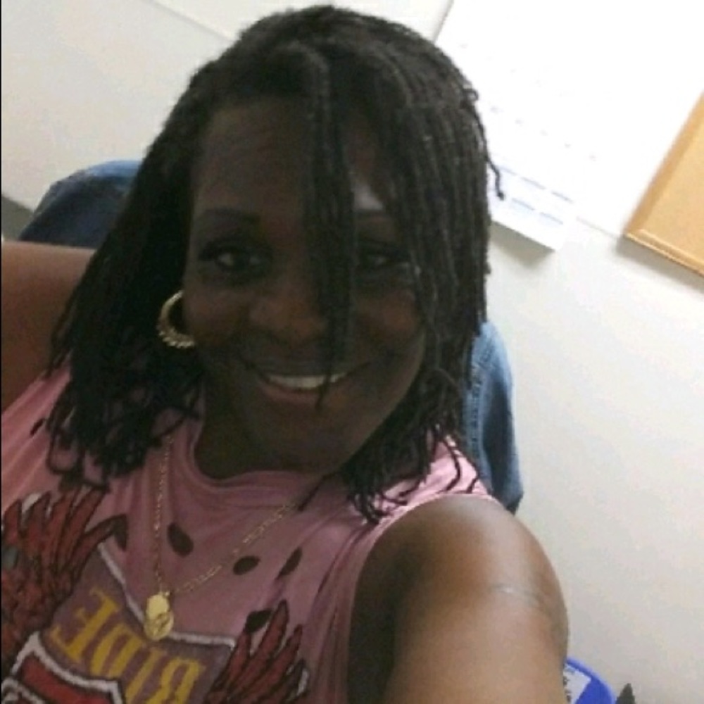 Meet your Posher, Sharon